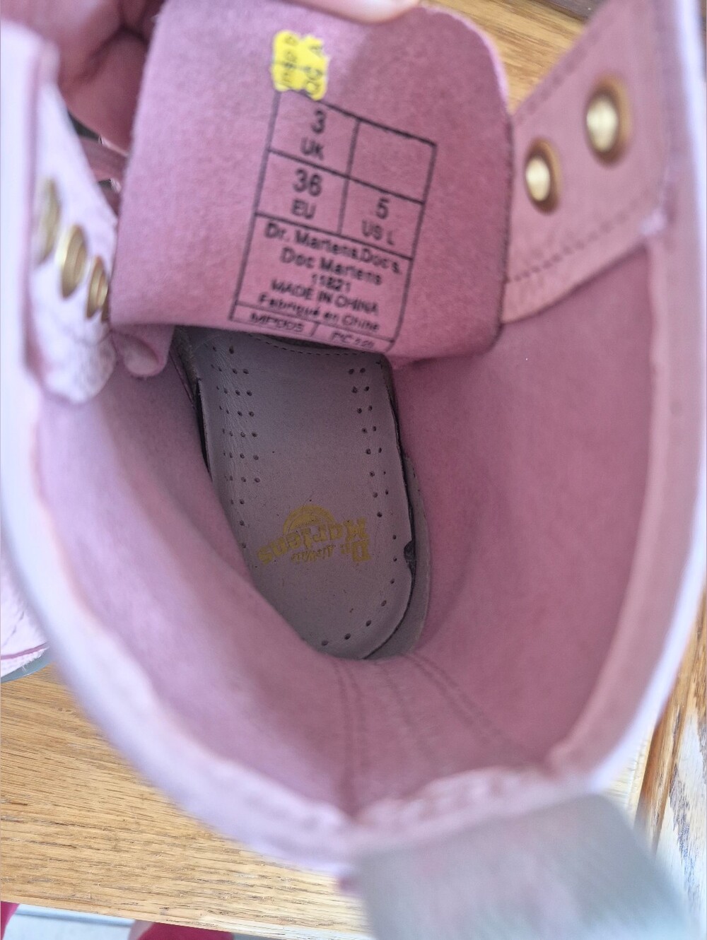 Dr. Martens 1460 Pascal Pink Peach Soft Virginia Leather 8 Eye Boots US 5 - Picture 6 of 11